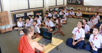 รับสมัครพระสอนศีลธรรมในโรงเรียน ประจำปีงบประมาณ ๒๕๖๐